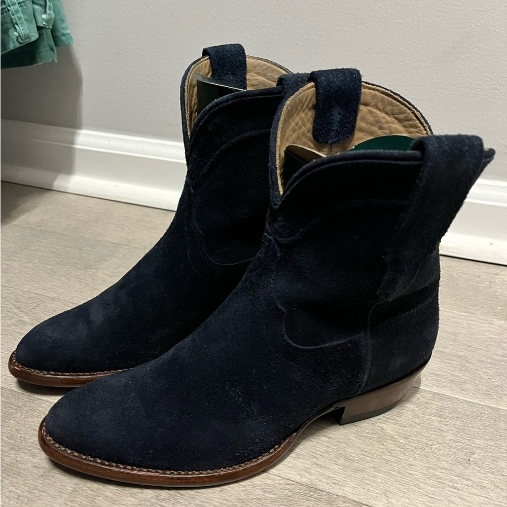 Navy Lucy Tecovas